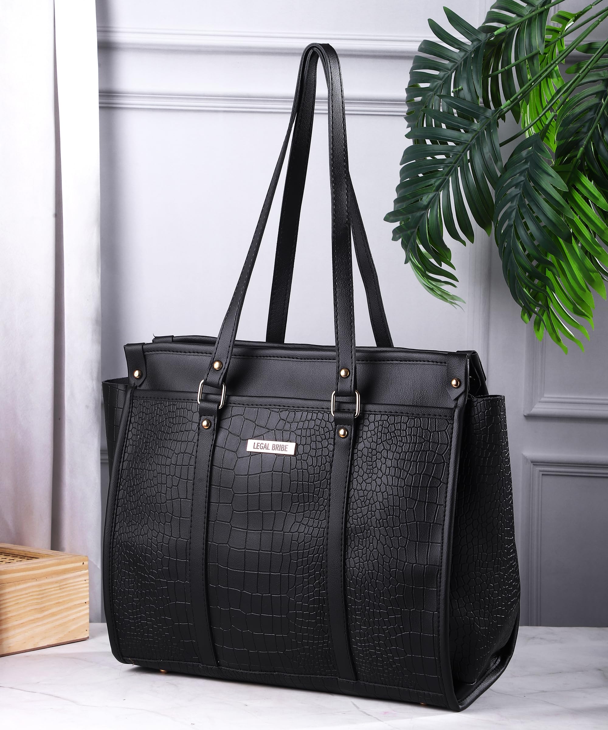 Lemura Stunning Tote Bag