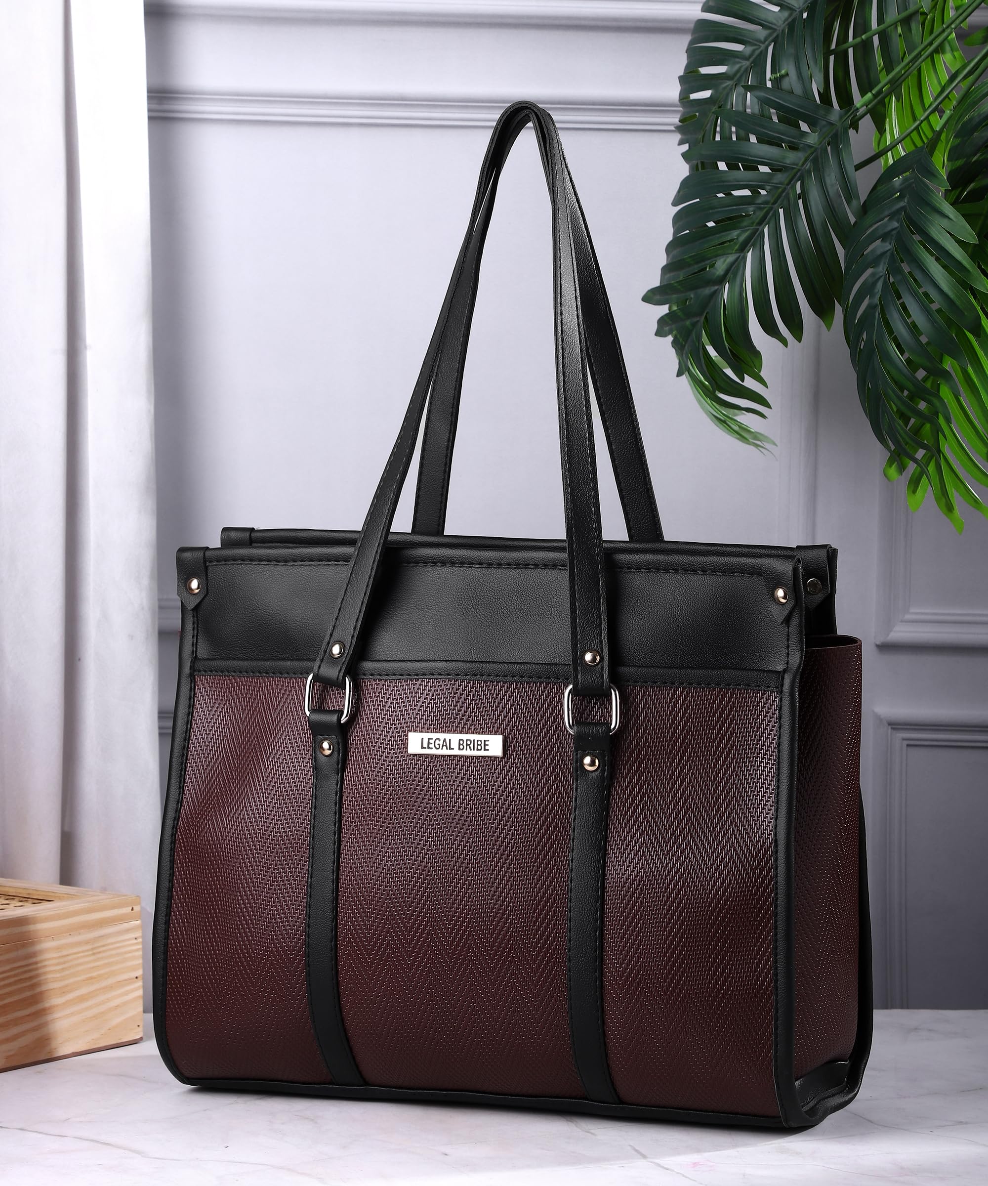 Lemura Stunning Tote Bag
